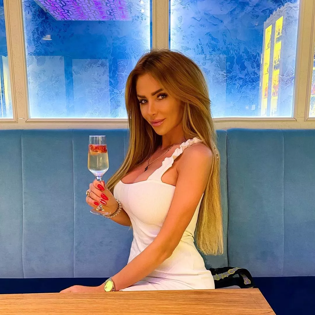 Gorące zdjęcia gwiazdy teledysków disco polo zachwycają?! To jedna z najpiękniejszych kobiet w tej branży?